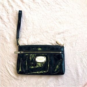 Michael Kors Wristlet Patent leather